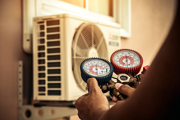 Professional Hvac Maintenance technician working in Ocklawaha, FL